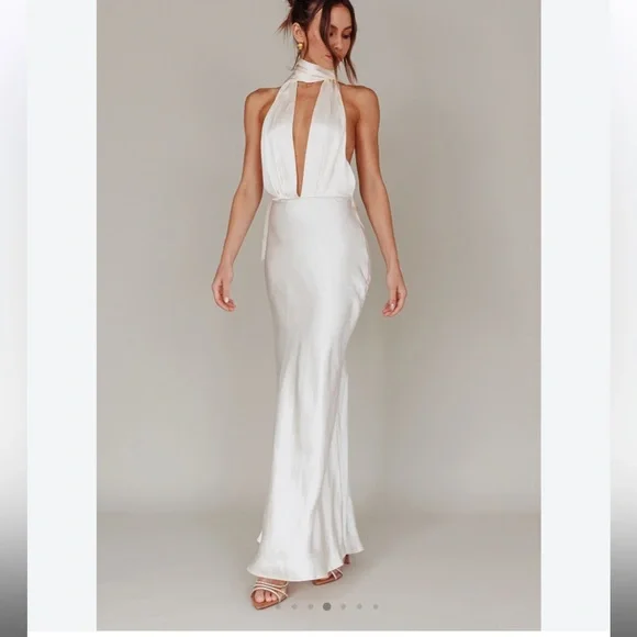 Selfie Leslie White Halter Maxi Dress - Picture 5 of 6